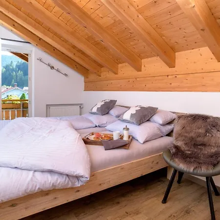 펜션 Berg Fux - Zwei Ferienhaeuser Mit Je 5 Und 6 Schlafzimmern Mit Eigener Dachterrasse - Fantastischem Bergblick - Weber Gas Grill *
