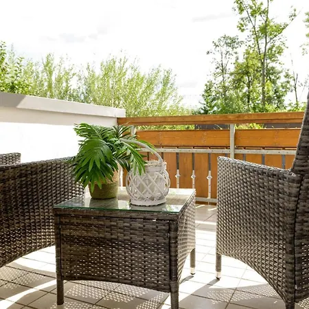 Vakantiehuis Berg Fux - Zwei Ferienhaeuser Mit Je 5 Und 6 Schlafzimmern Mit Eigener Dachterrasse - Fantastischem Bergblick - Weber Gas Grill *