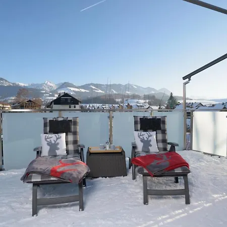 Vakantiehuis Berg Fux - Zwei Ferienhaeuser Mit Je 5 Und 6 Schlafzimmern Mit Eigener Dachterrasse - Fantastischem Bergblick - Weber Gas Grill