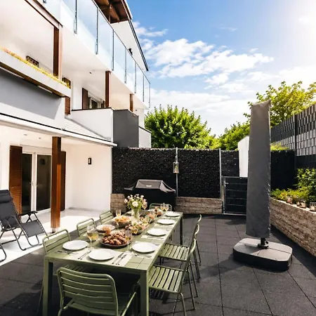 Vakantiehuis Berg Fux - Zwei Ferienhaeuser Mit Je 5 Und 6 Schlafzimmern Mit Eigener Dachterrasse - Fantastischem Bergblick - Weber Gas Grill Sonthofen