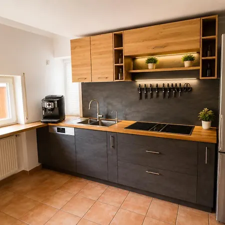 펜션 Berg Fux - Zwei Ferienhaeuser Mit Je 5 Und 6 Schlafzimmern Mit Eigener Dachterrasse - Fantastischem Bergblick - Weber Gas Grill 손토펜